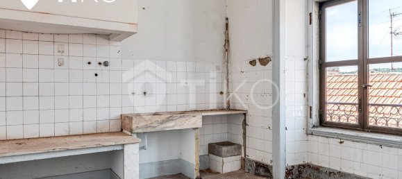 1493m² Building in Setubal, Portugal No. 95552 12