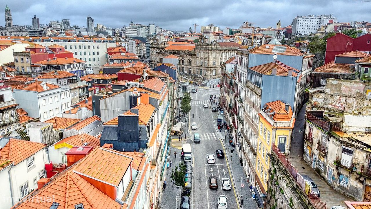 9 bedrooms Building in Porto, Portugal No. 129343