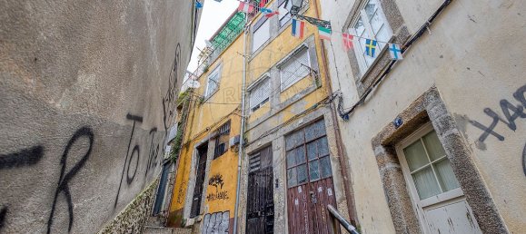 9 bedrooms Building in Porto, Portugal No. 129343 2