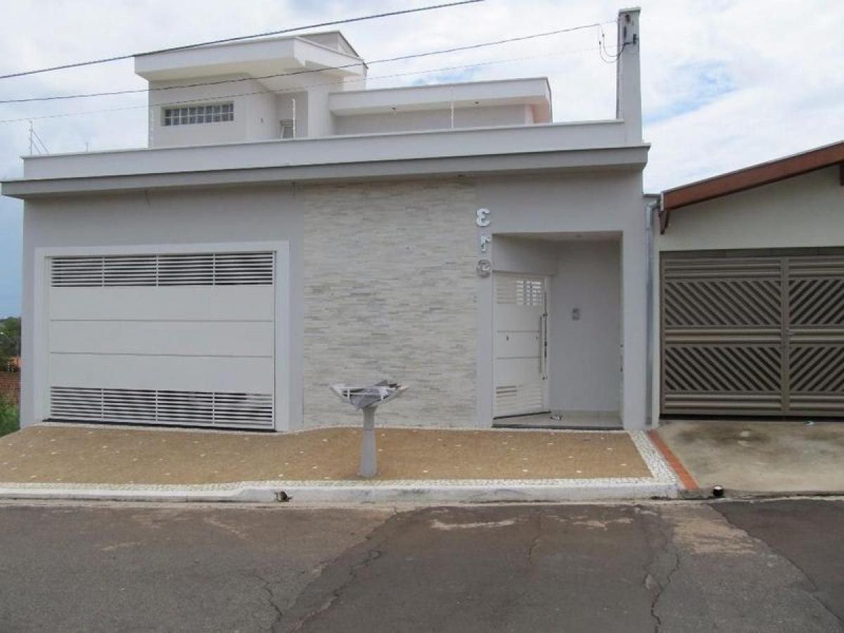 Casa de 3 dormitorios en Sao Paulo, Brazil No. 504976