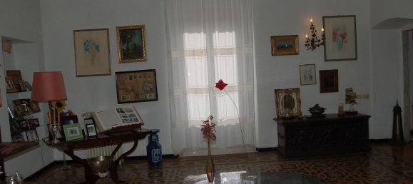 8 rooms Apartment in Carrara, Italy No. 222013 10