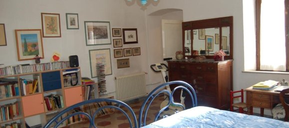 8 rooms Apartment in Carrara, Italy No. 222013 16