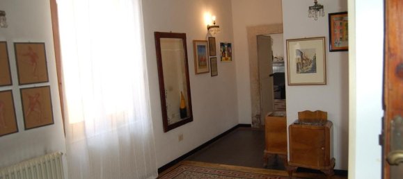 8 rooms Apartment in Carrara, Italy No. 222013 14