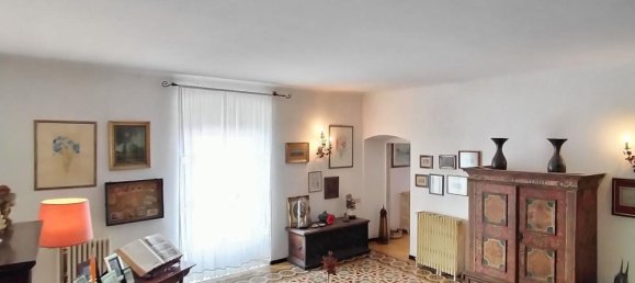 8 rooms Apartment in Carrara, Italy No. 222013 5