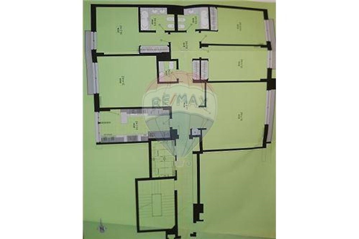 4 bedrooms Apartment in Lisbon, Portugal No. 137426