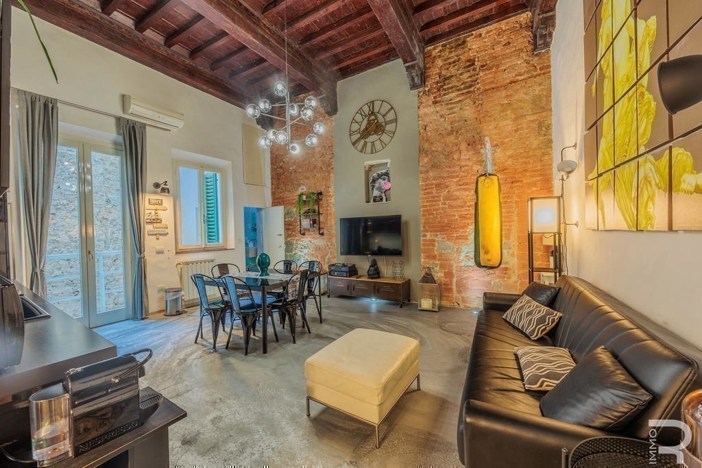 3 bedrooms Apartment in Florence, Italy No. 234719