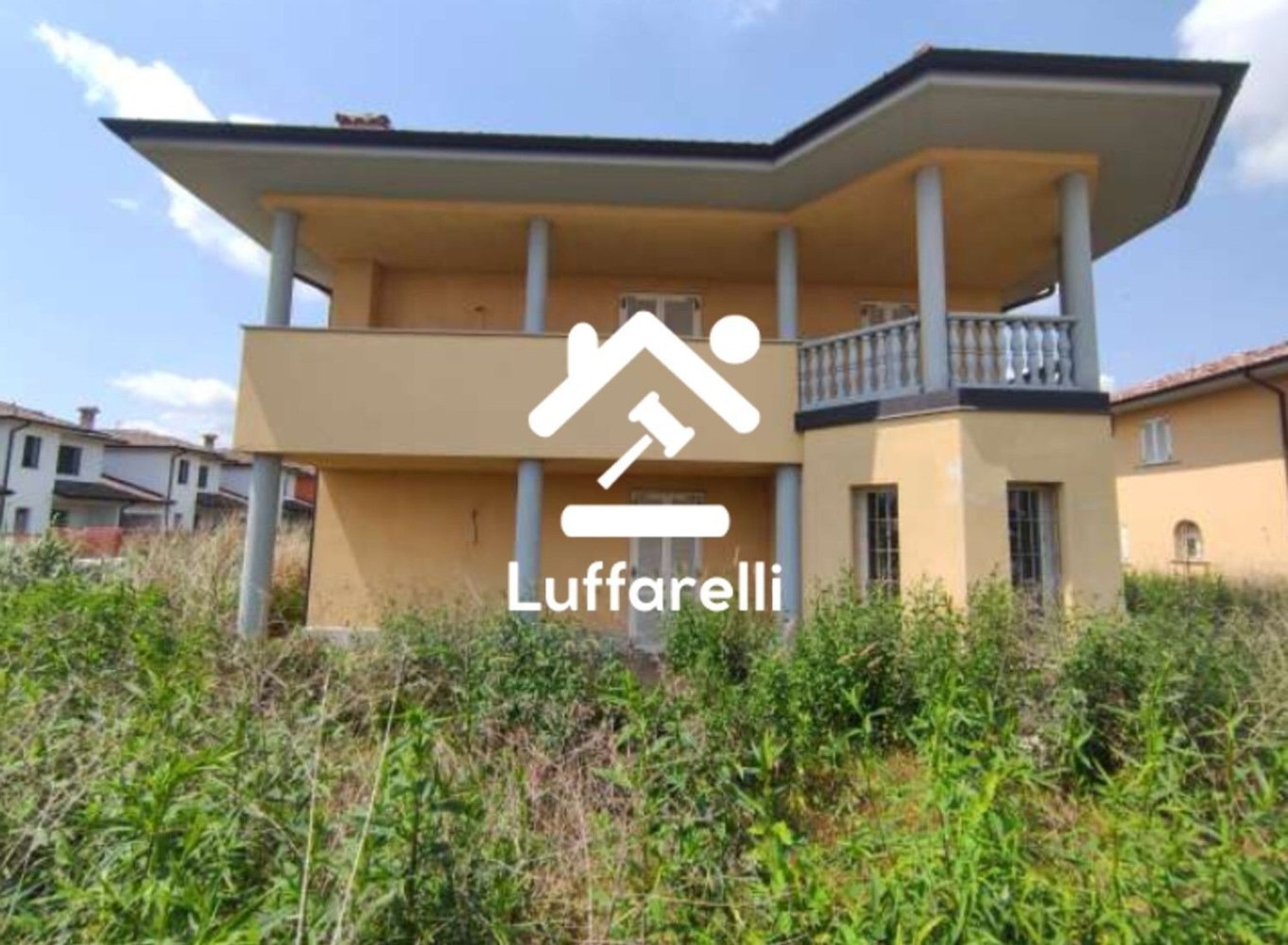 Дом с 10 комнатами в Ронкаро, Италия № 7656