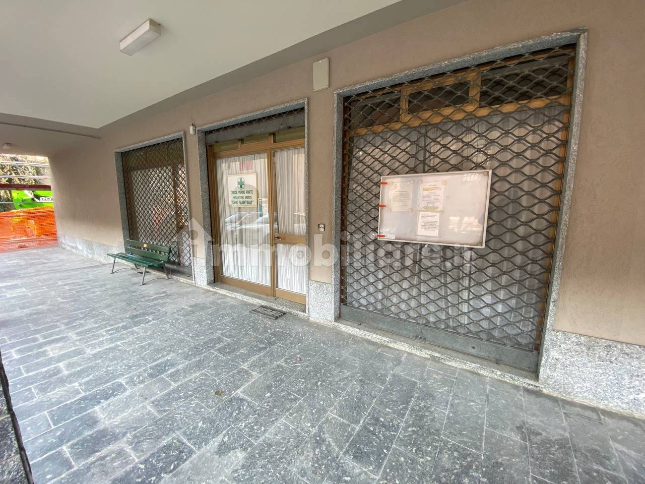 3 rooms Office in Porte, Italy No. 84018