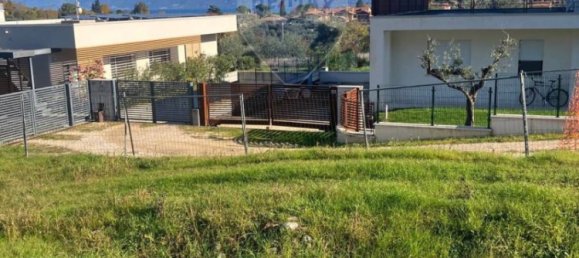 Grundstück in San Felice del Benaco, Italy 1125m², Nr. 293491 2