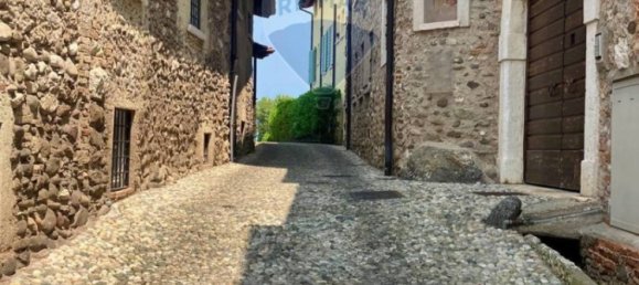 Grundstück in San Felice del Benaco, Italy 1125m², Nr. 293491 9