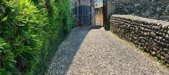 Grundstück in San Felice del Benaco, Italy 1125m², Nr. 293491 10