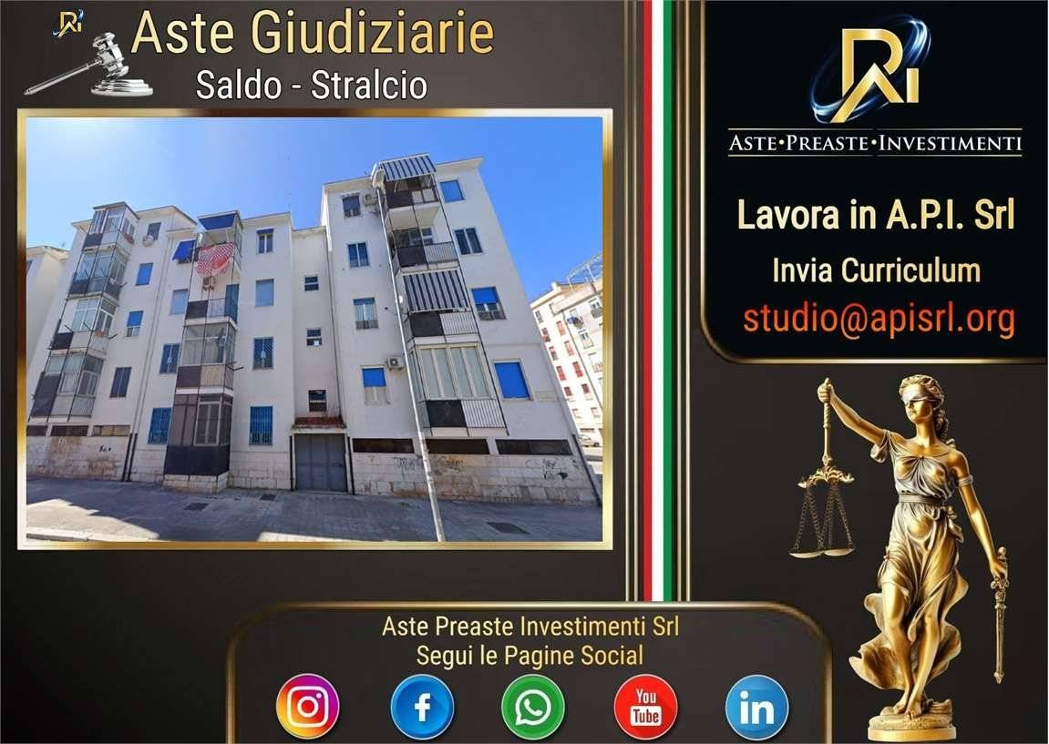 2 bedrooms Apartment in Bari, Italy No. 284580