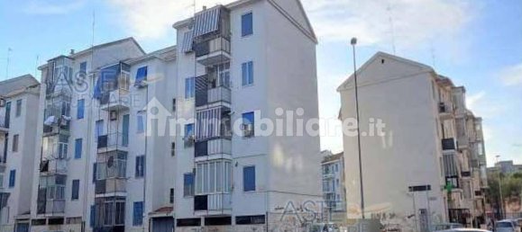 2 bedrooms Apartment in Bari, Italy No. 284580 2