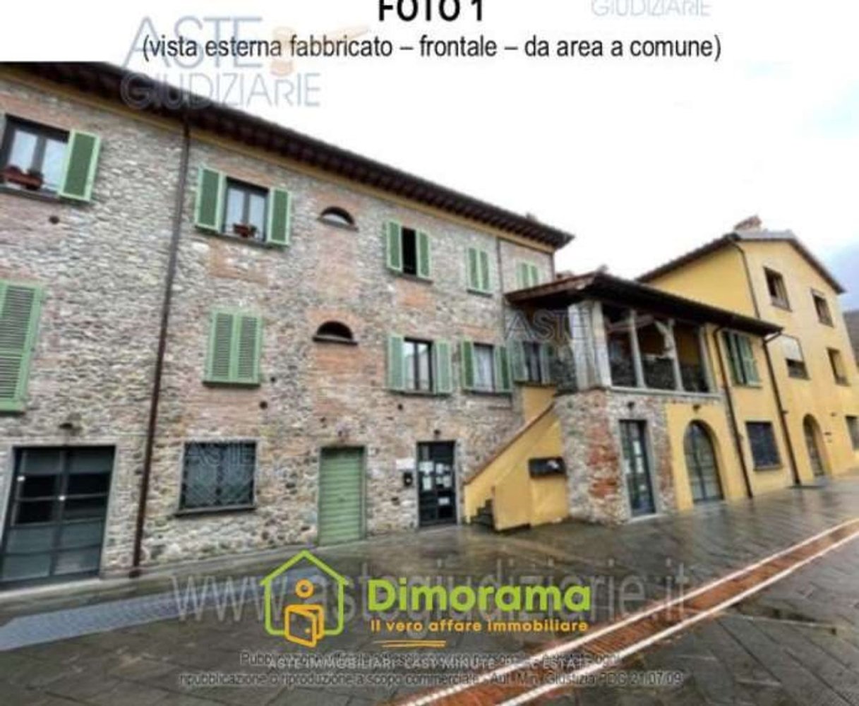 3 rooms Apartment in Prato, Italy No. 194971