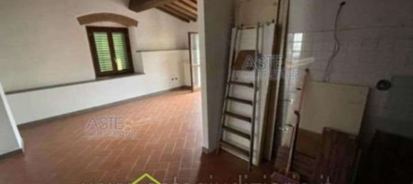 3 rooms Apartment in Prato, Italy No. 194971 18