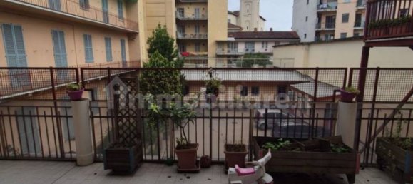 Здание с 5 комнатами в Турин, Италия № 350573 6