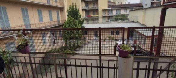 Здание с 5 комнатами в Турин, Италия № 350573 5