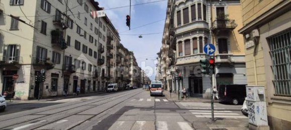 Здание с 5 комнатами в Турин, Италия № 350573 4