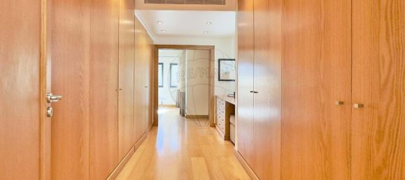 4 bedrooms Villa in Lisbon, Portugal No. 51351 26