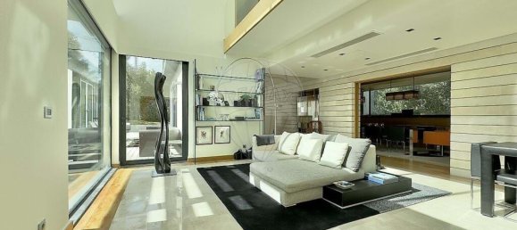 4 bedrooms Villa in Lisbon, Portugal No. 51351 10