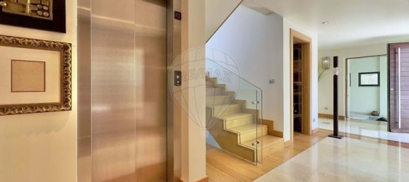 4 bedrooms Villa in Lisbon, Portugal No. 51351 21