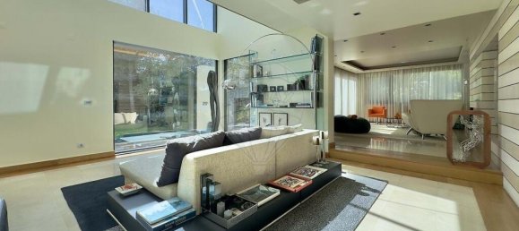 4 bedrooms Villa in Lisbon, Portugal No. 51351 11