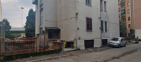 2 bedrooms Apartment in Milan, Italy No. 358020 34