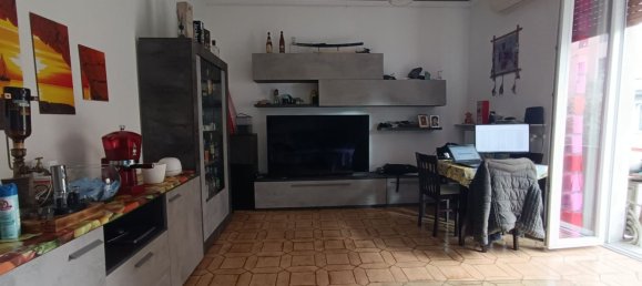2 bedrooms Apartment in Milan, Italy No. 358020 3