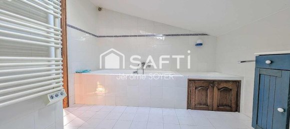 Дом с 4 спальнями в Кавайон, Франция № 191109 13