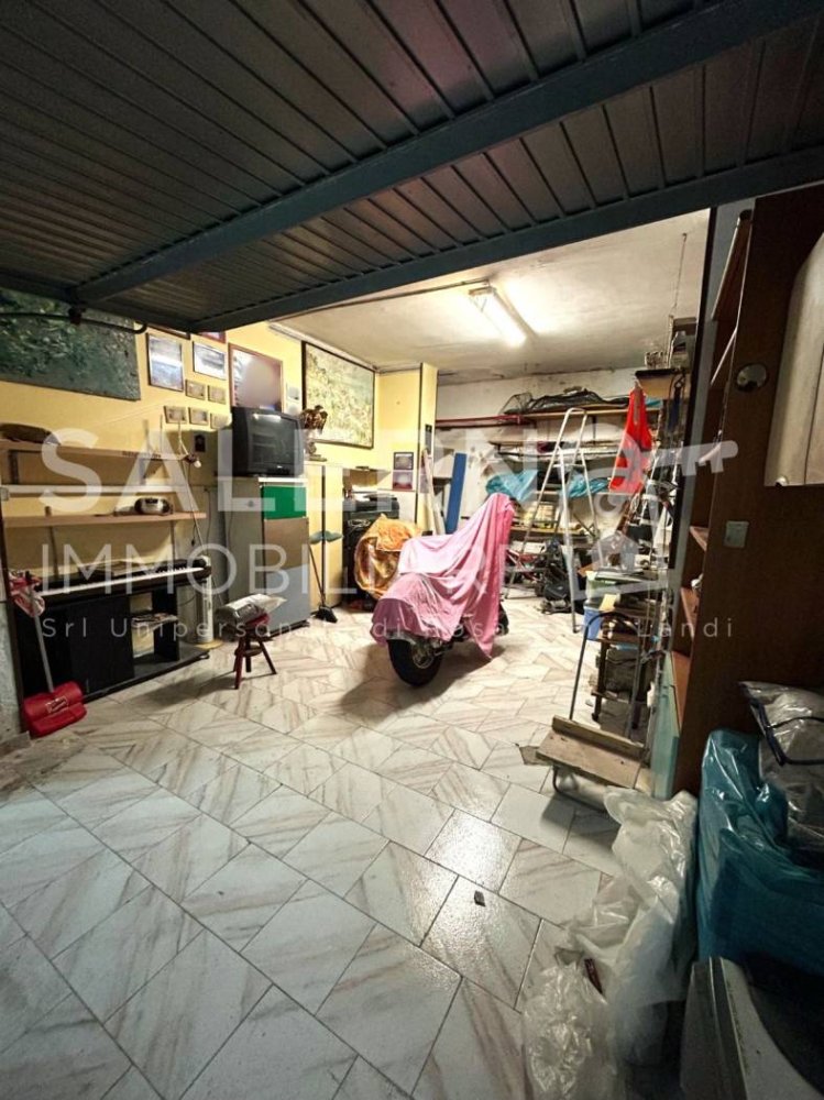 Garage in Salerno, Italy 30m², Nr. 343027