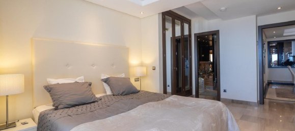 2 bedrooms Penthouse in Estepona, Spain No. 51472 11