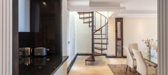 2 bedrooms Penthouse in Estepona, Spain No. 51472 9