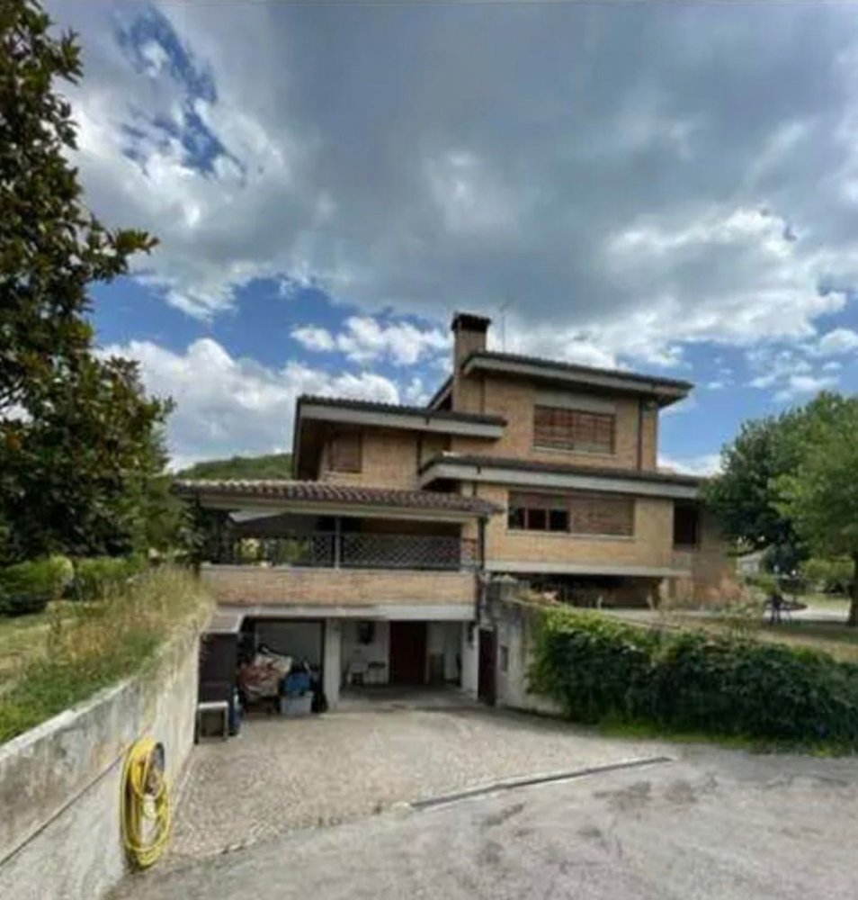 12غرفة فيلا في Frontone, Italy رقم 96117