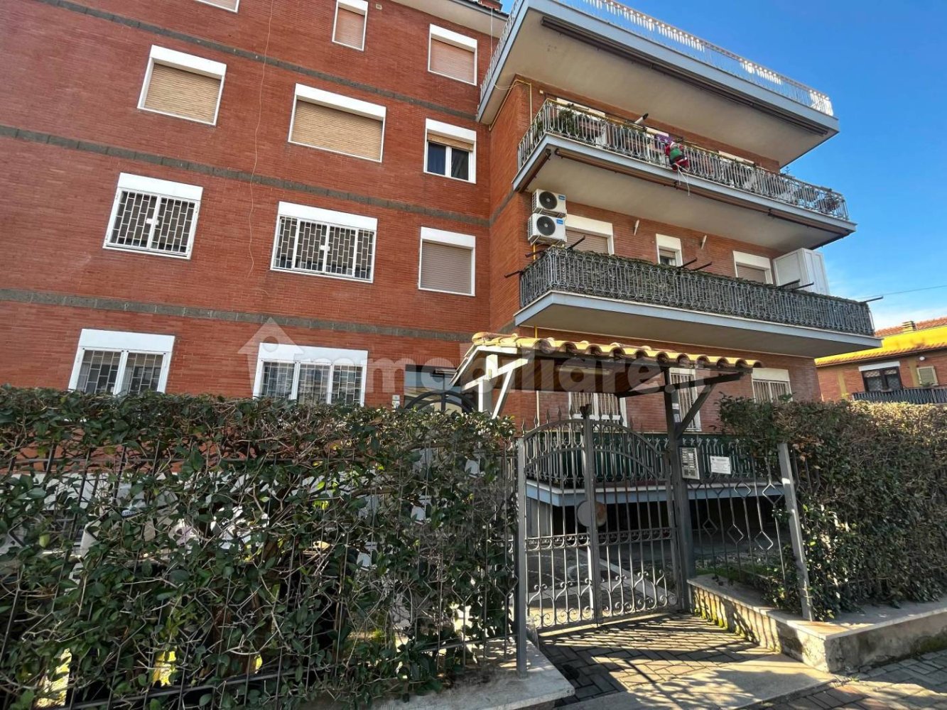 Apartamento de 2 dormitorios en Ciampino, Italy No. 190638