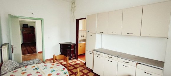 Дом с 10 комнатами в Лучиньяно, Италия № 227125 14