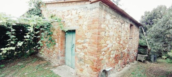 Дом с 10 комнатами в Лучиньяно, Италия № 227125 7