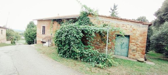 Дом с 10 комнатами в Лучиньяно, Италия № 227125 8