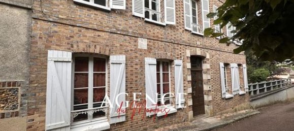 3 bedrooms House in Yonne, France No. 357093 2