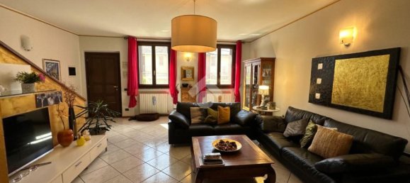 4 bedrooms House in Grassobbio, Italy No. 380824 9