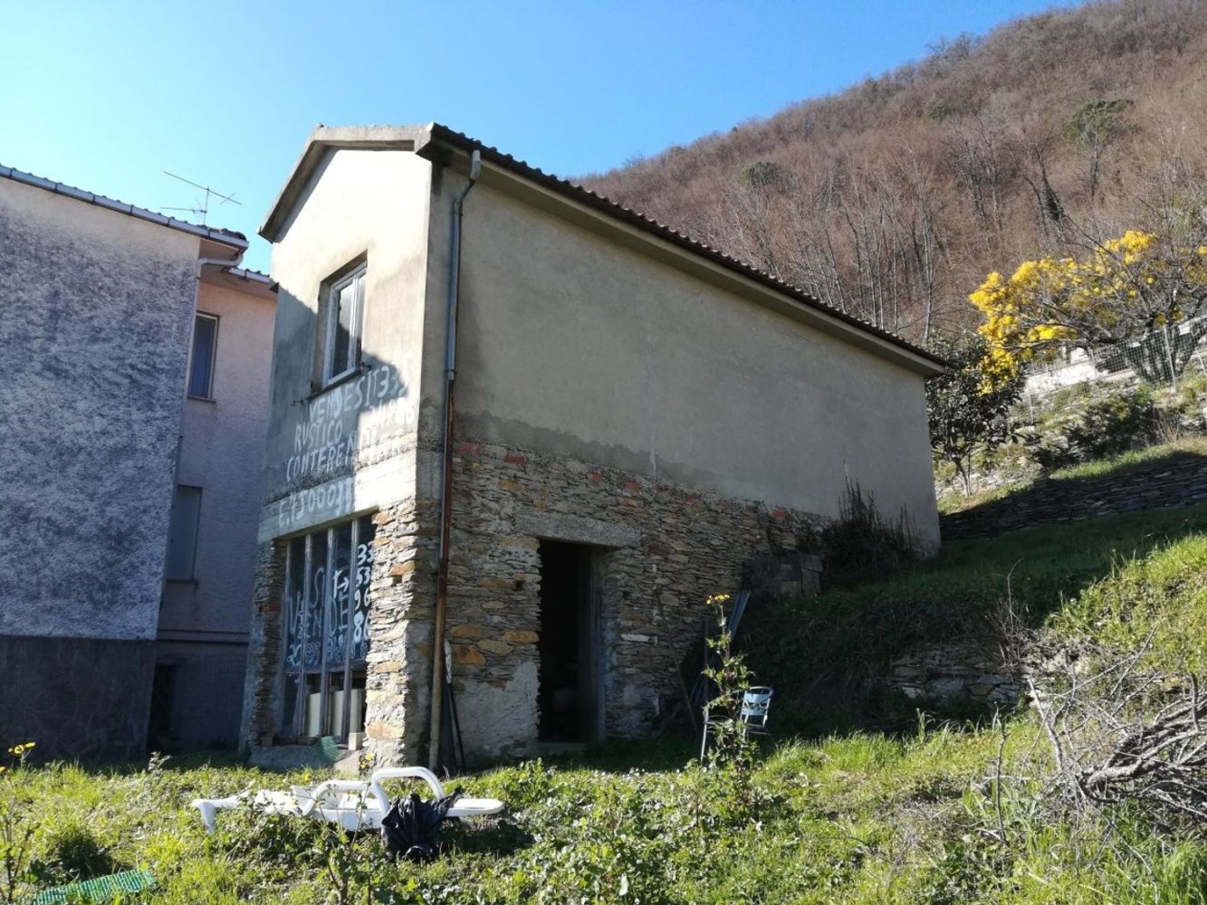 Casa de 5 habitaciónes en San Colombano Certenoli, Italy No. 138230