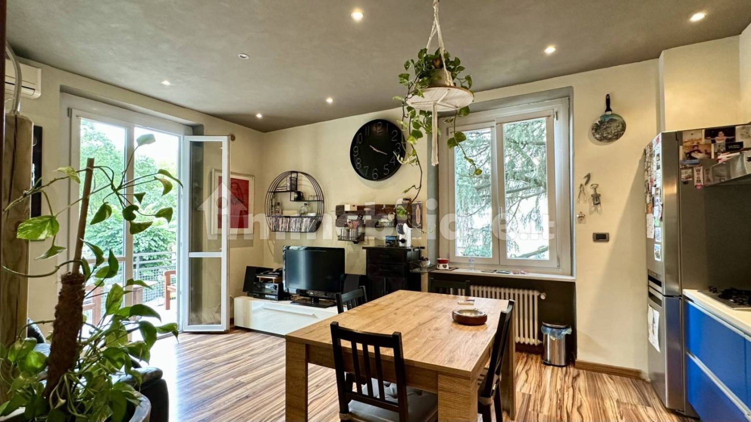 2 bedrooms Apartment in Turin, Italy No. 386785