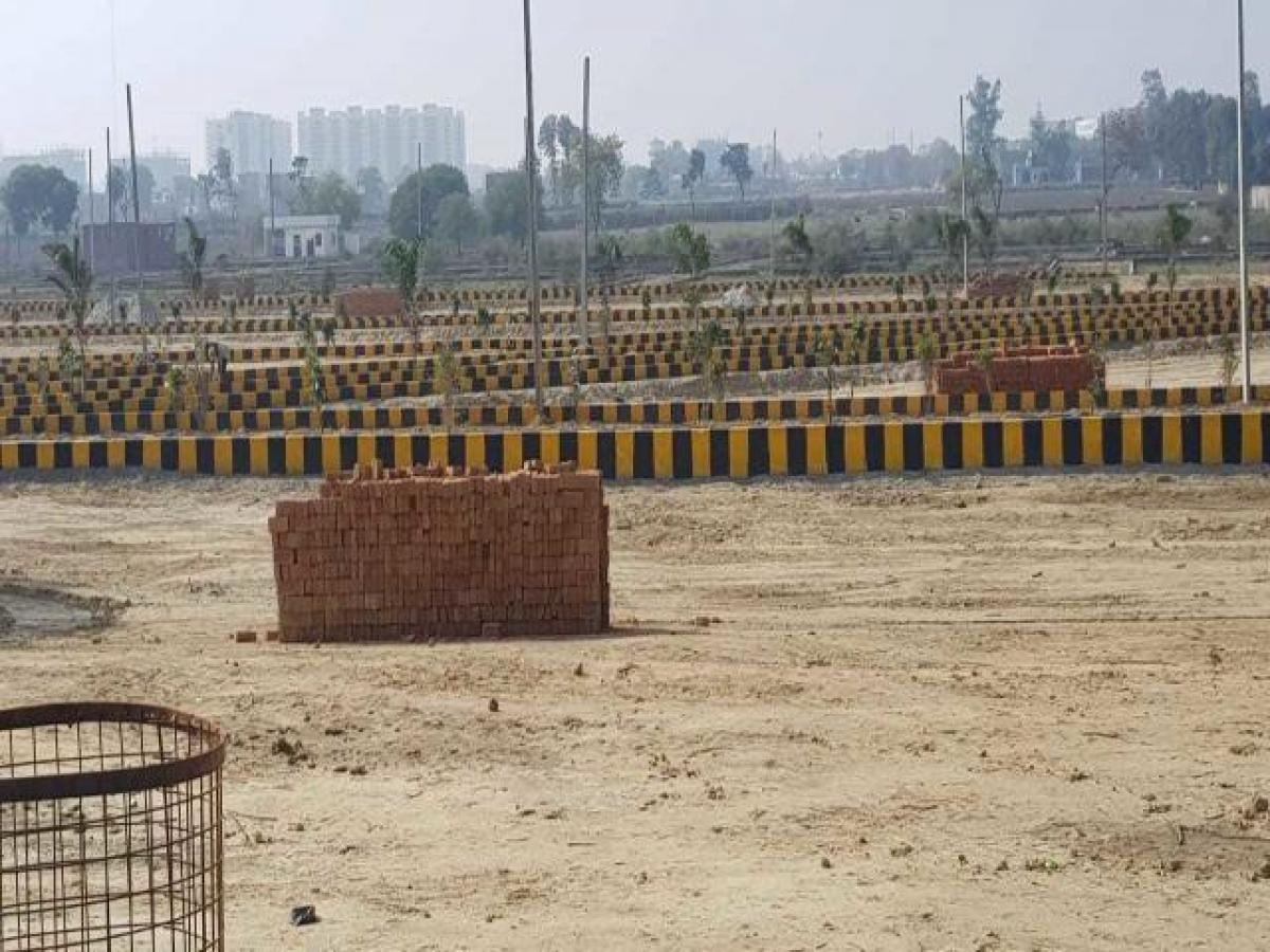  Land in Lucknow, India No. 34095