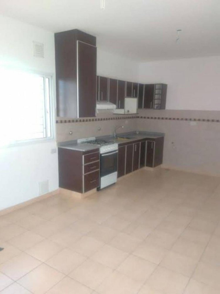 Studio in Lanus, Argentina No. 10198