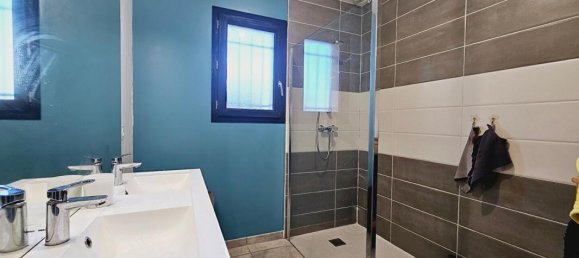 Casa de 3 dormitorios en Avord, France No. 39164 15