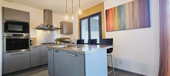 Casa de 3 dormitorios en Avord, France No. 39164 10