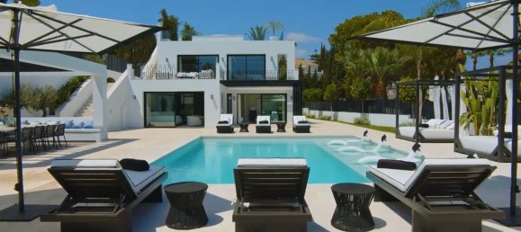 5 bedrooms Villa in Marbella, Spain No. 69382 32