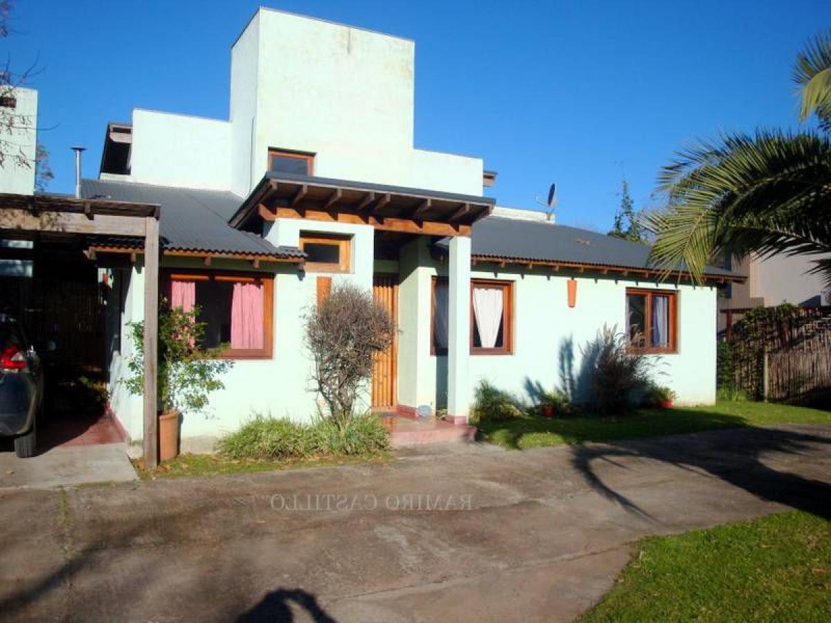 3 bedrooms House in Escobar, Argentina No. 103623