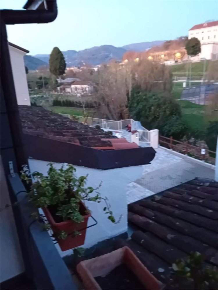 5 rooms House in Sarzana, Italy No. 215008