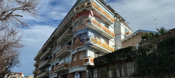 Квартира с 3 спальнями в Ланчано, Италия № 137198 2