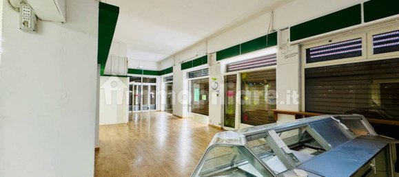 3-salle Propriété commerciale à Turin, Italy No. 176805 9